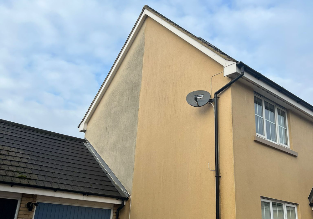 render cleaning in cambridgeshire