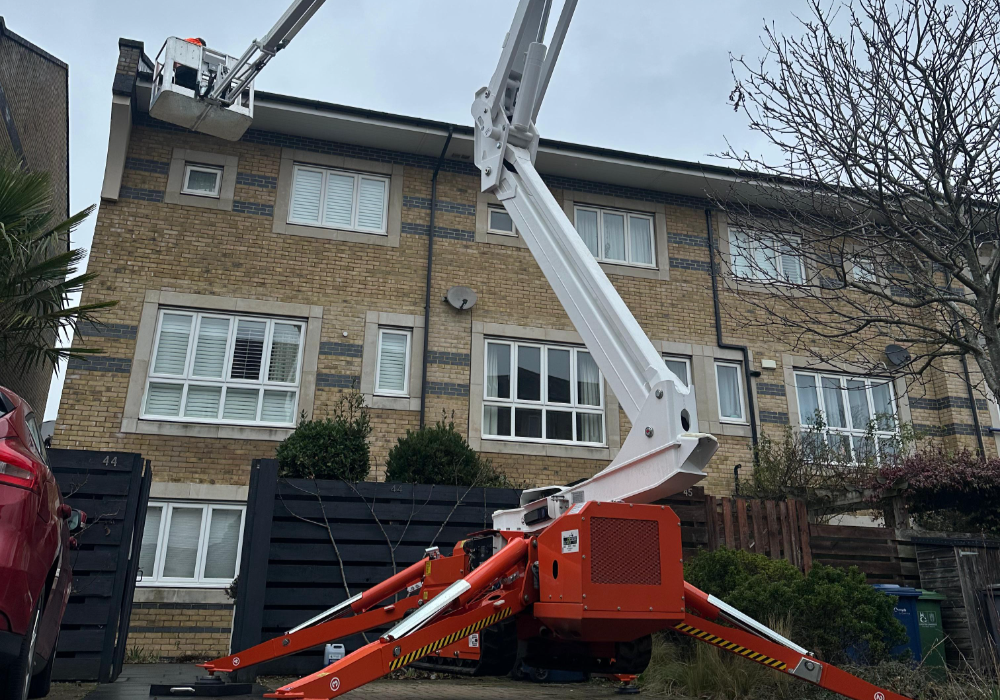 21m Access Platform With Trained Operator In Cambridgeshire