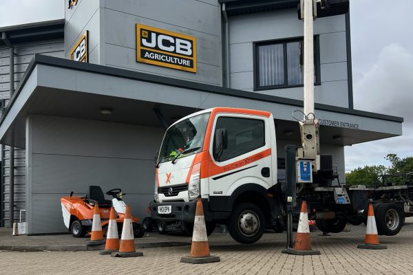 commercial-gutter-access-jcb